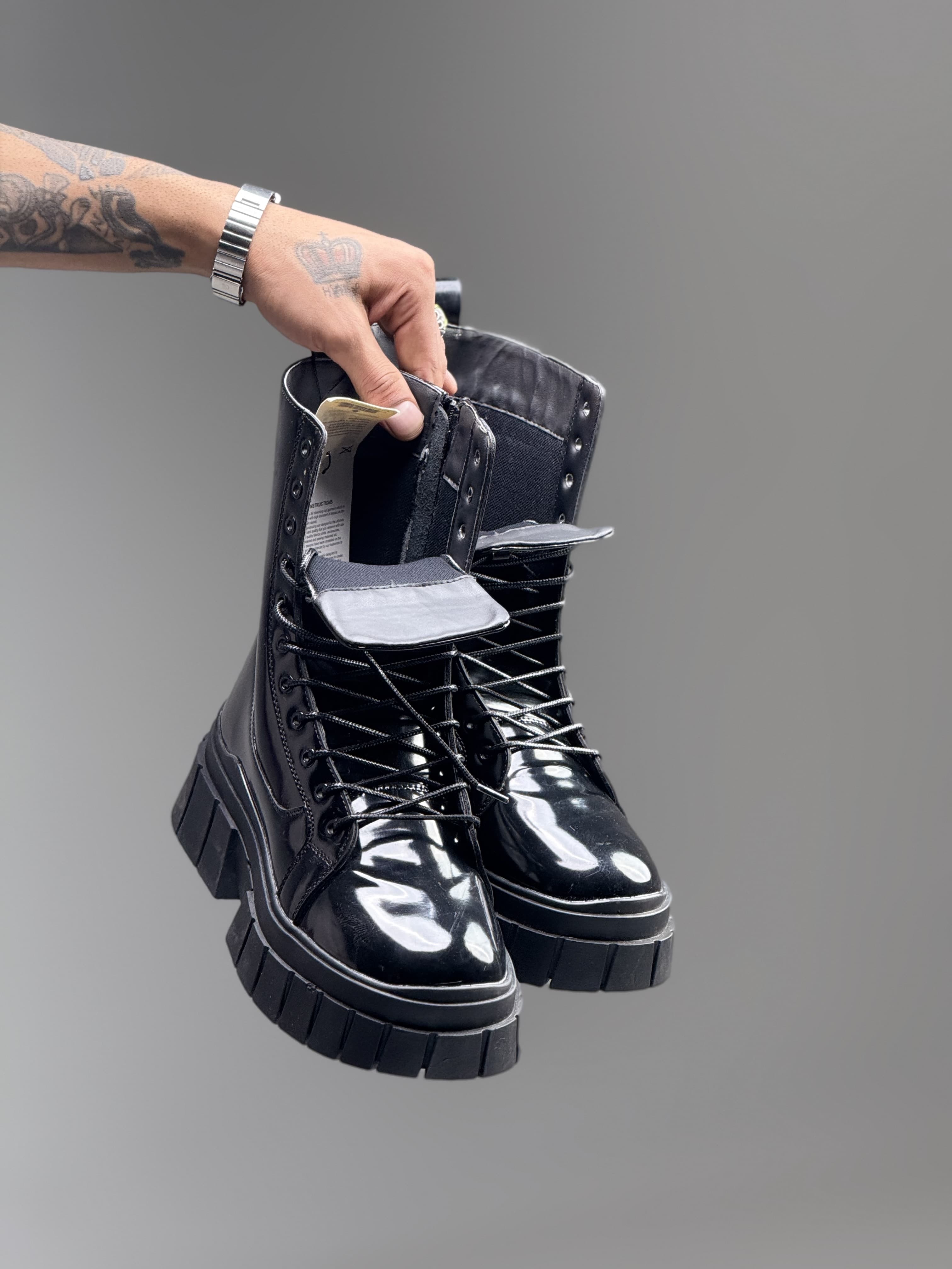 بوت ورنی برشکا