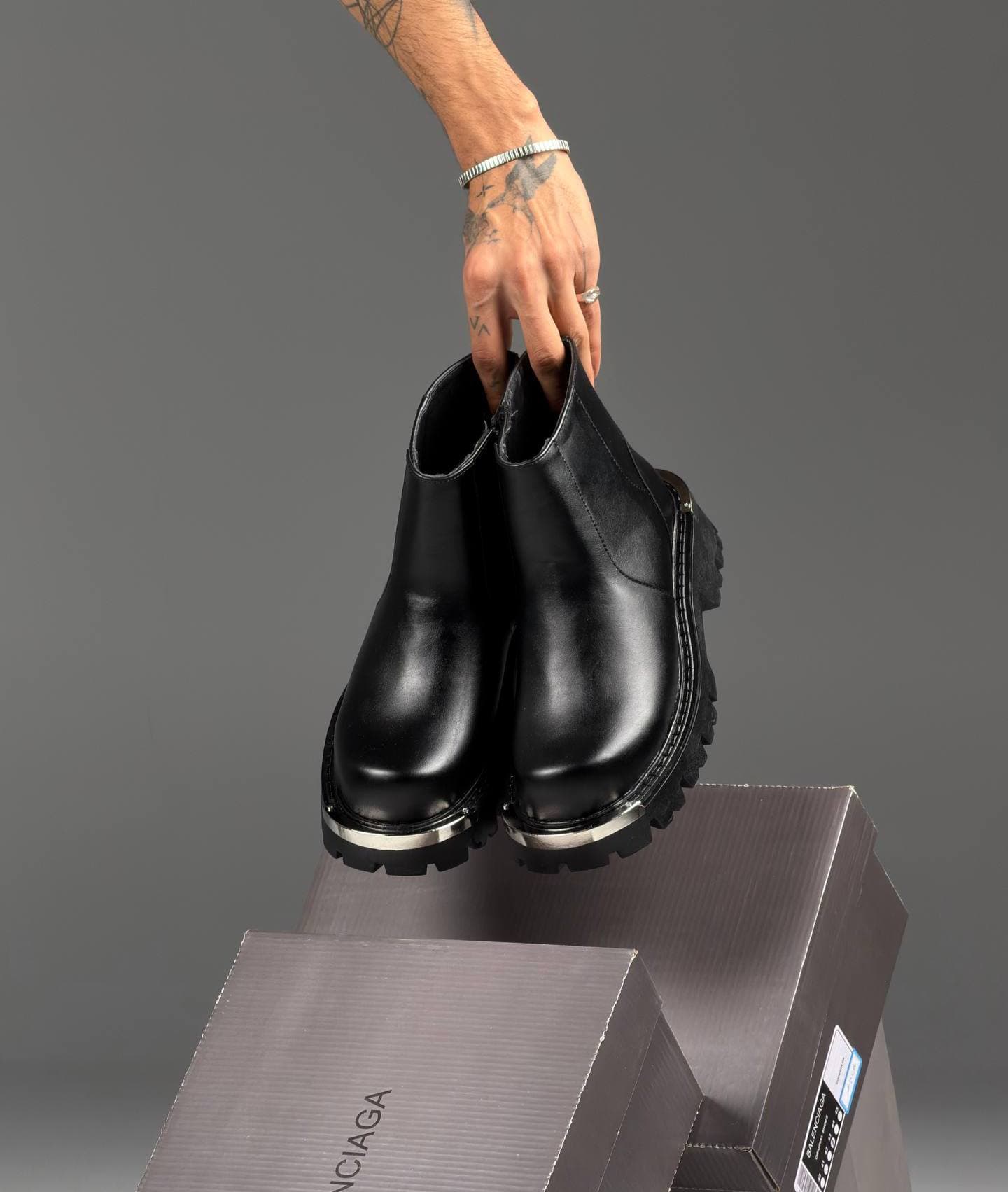 نیم بوت یراق دار ٢