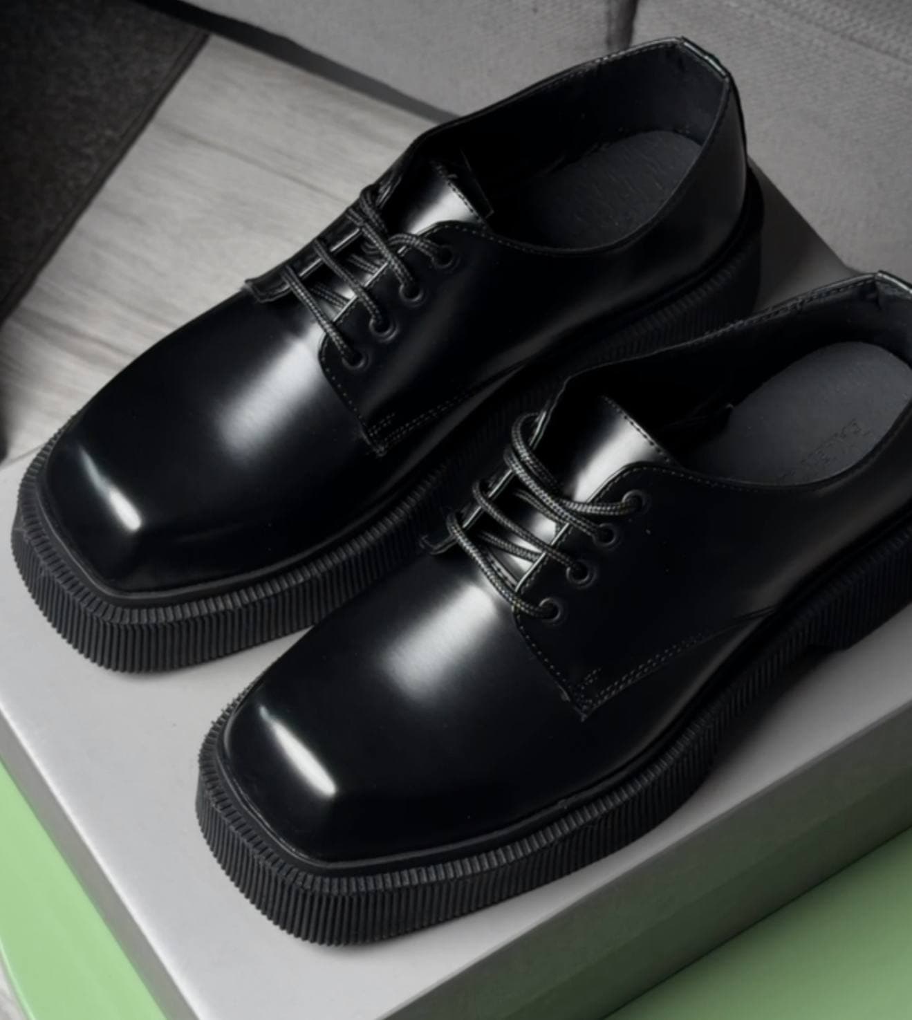 لوفر شاخدار مربعی