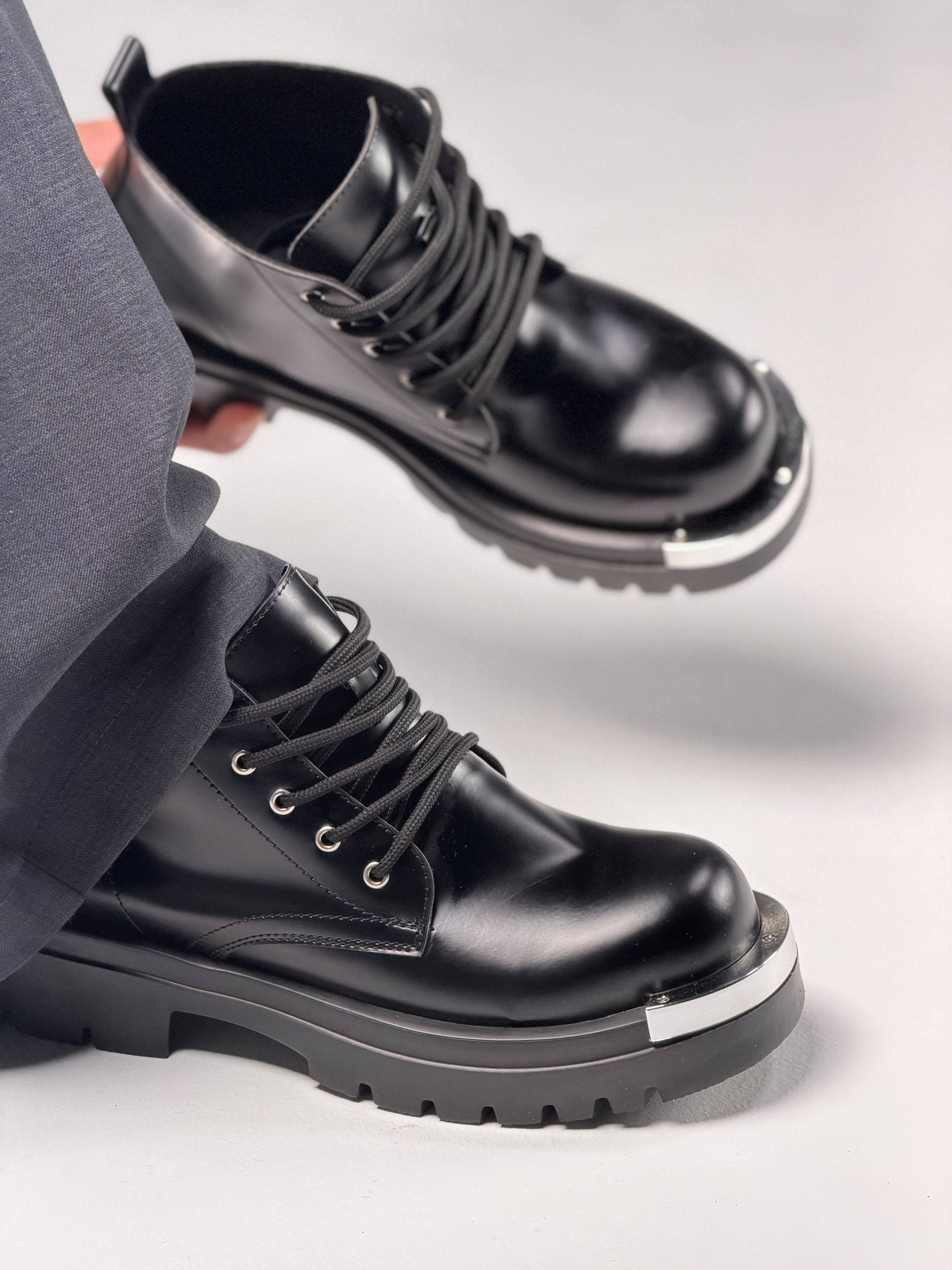 نیم بوت یراق دار